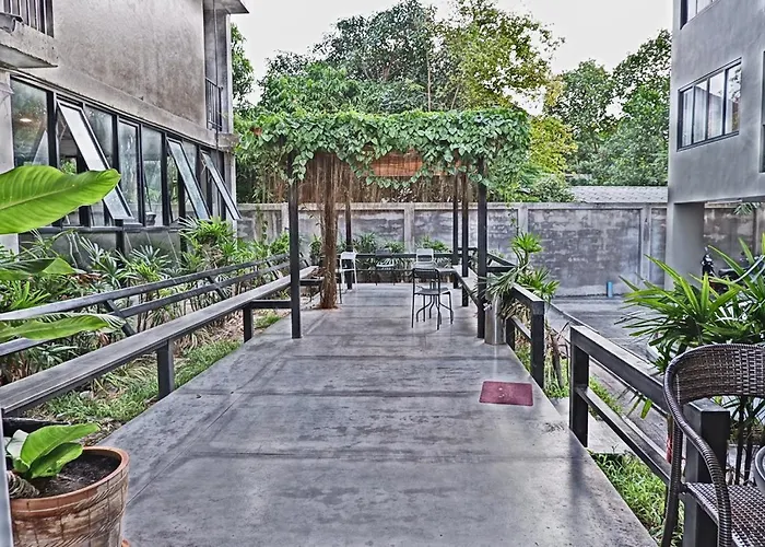 Izen Plus Budget Hotel & Residence
